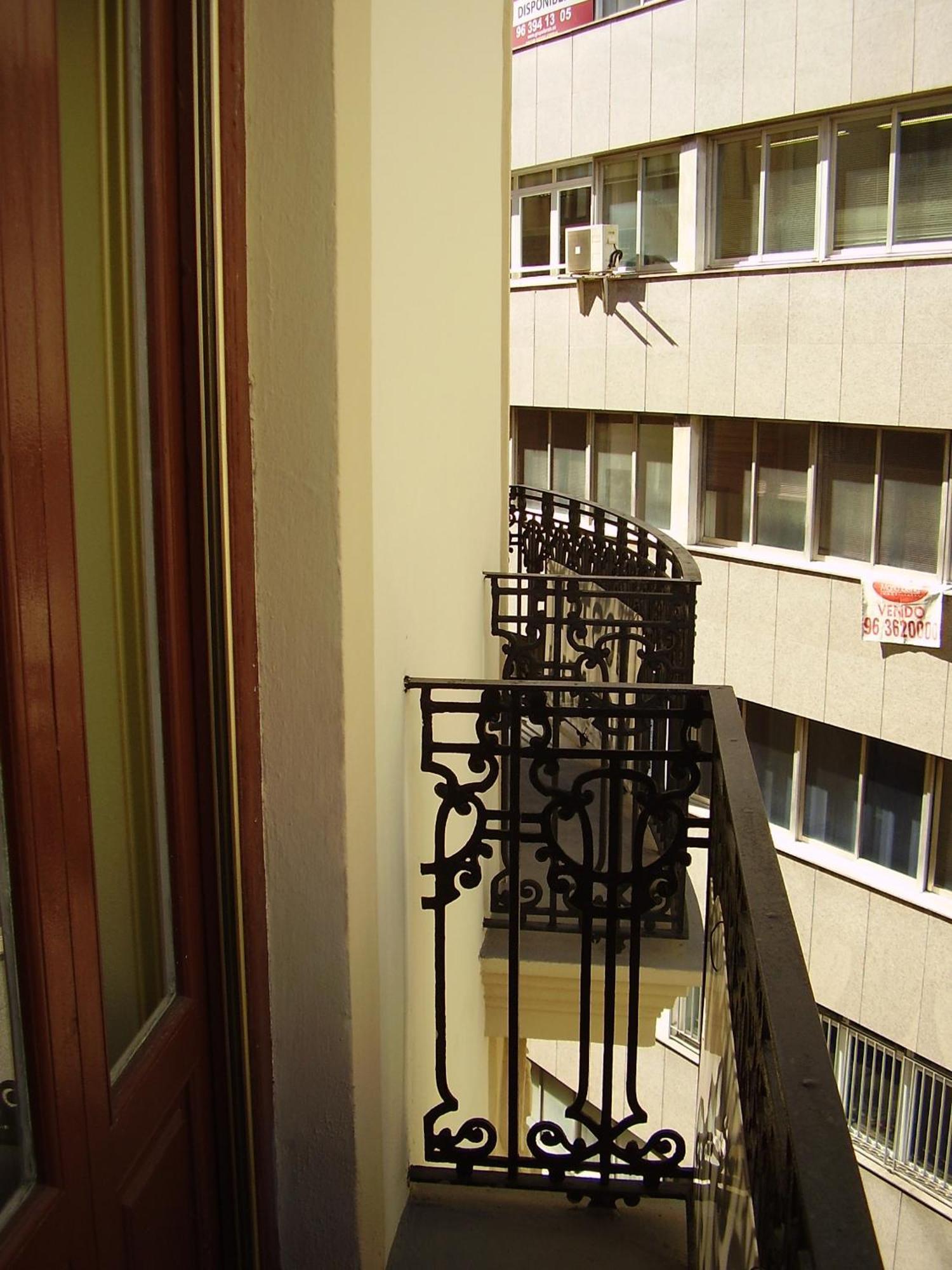 Pension Moratin Valence Extérieur photo