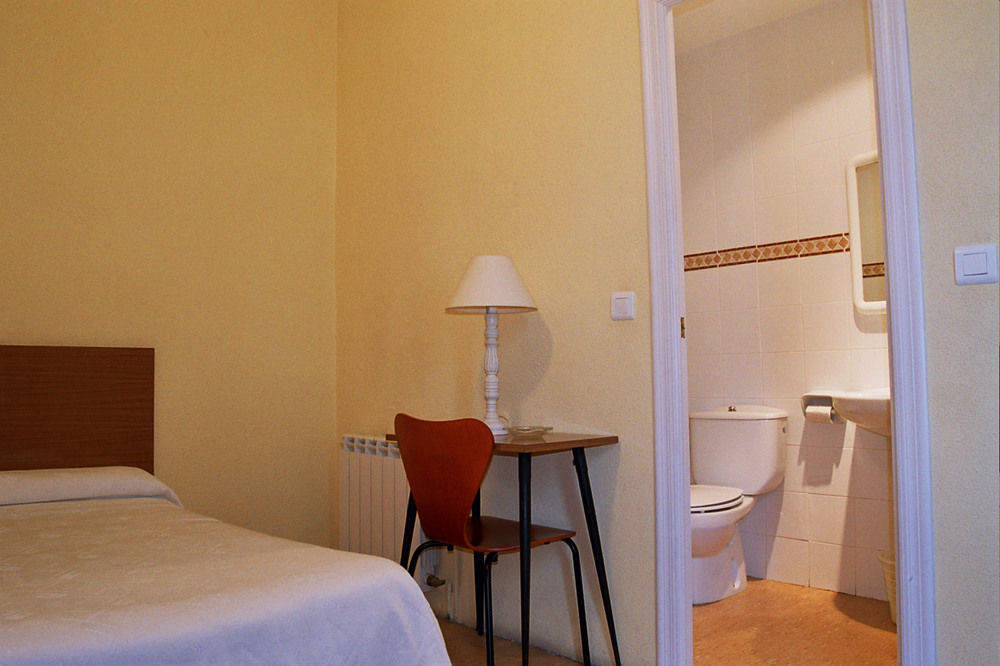 Pension Moratin Valence Extérieur photo