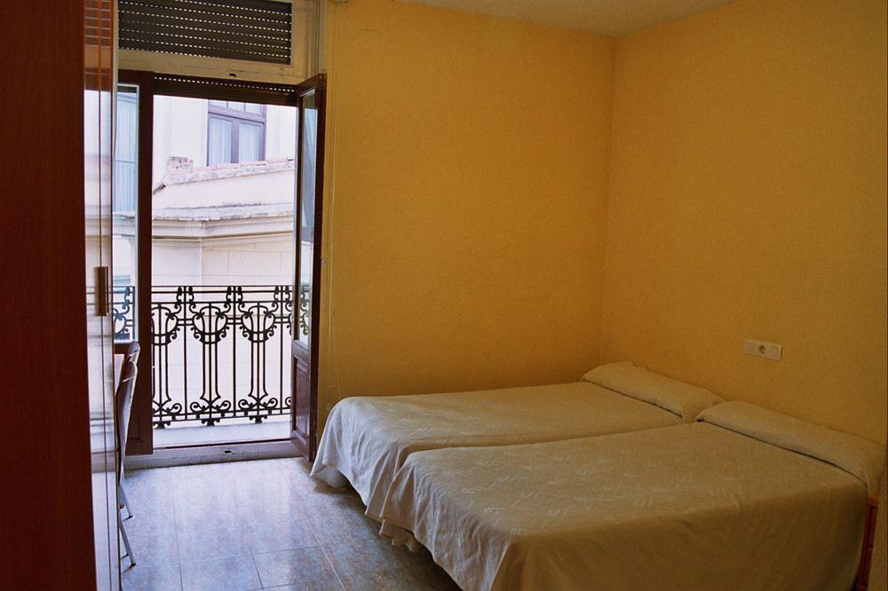 Pension Moratin Valence Extérieur photo