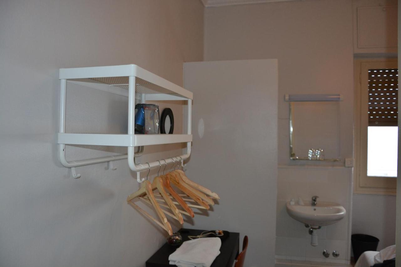 Pension Moratin Valence Extérieur photo