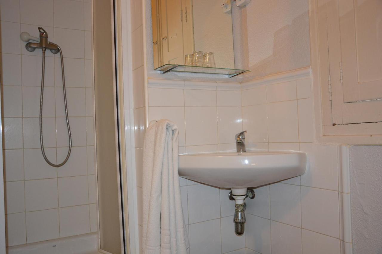 Pension Moratin Valence Extérieur photo