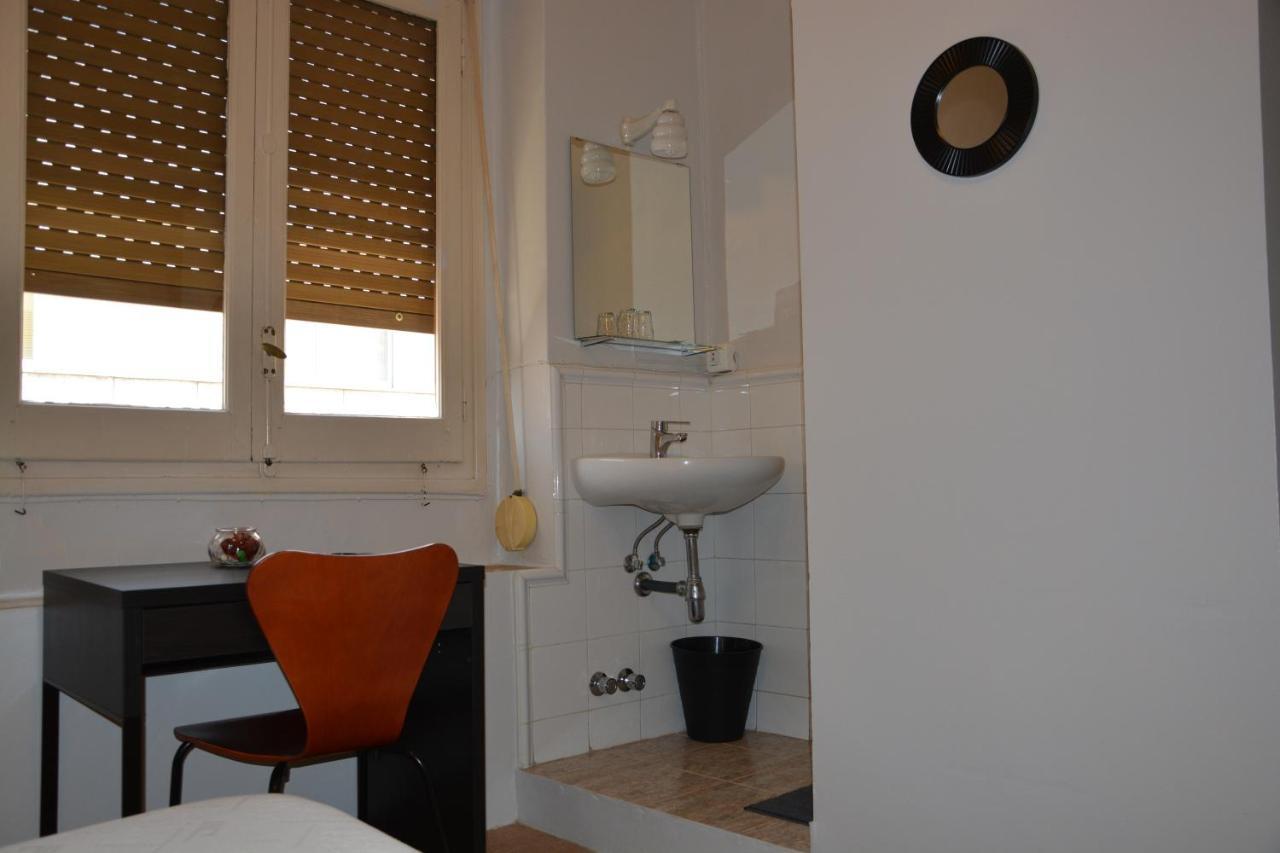 Pension Moratin Valence Extérieur photo
