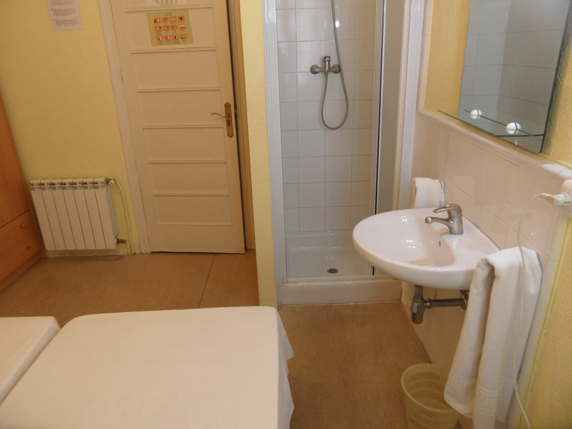 Pension Moratin Valence Extérieur photo